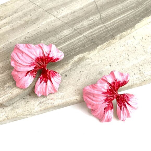 NEW ~ Anthropologie Shashi Una Una Evening Flower Earrings - Picture 7 of 12